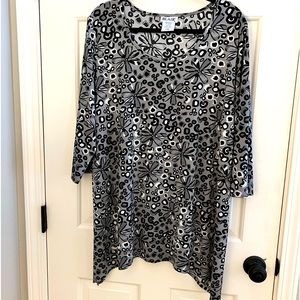 Blair long top size XL but fits 1X
